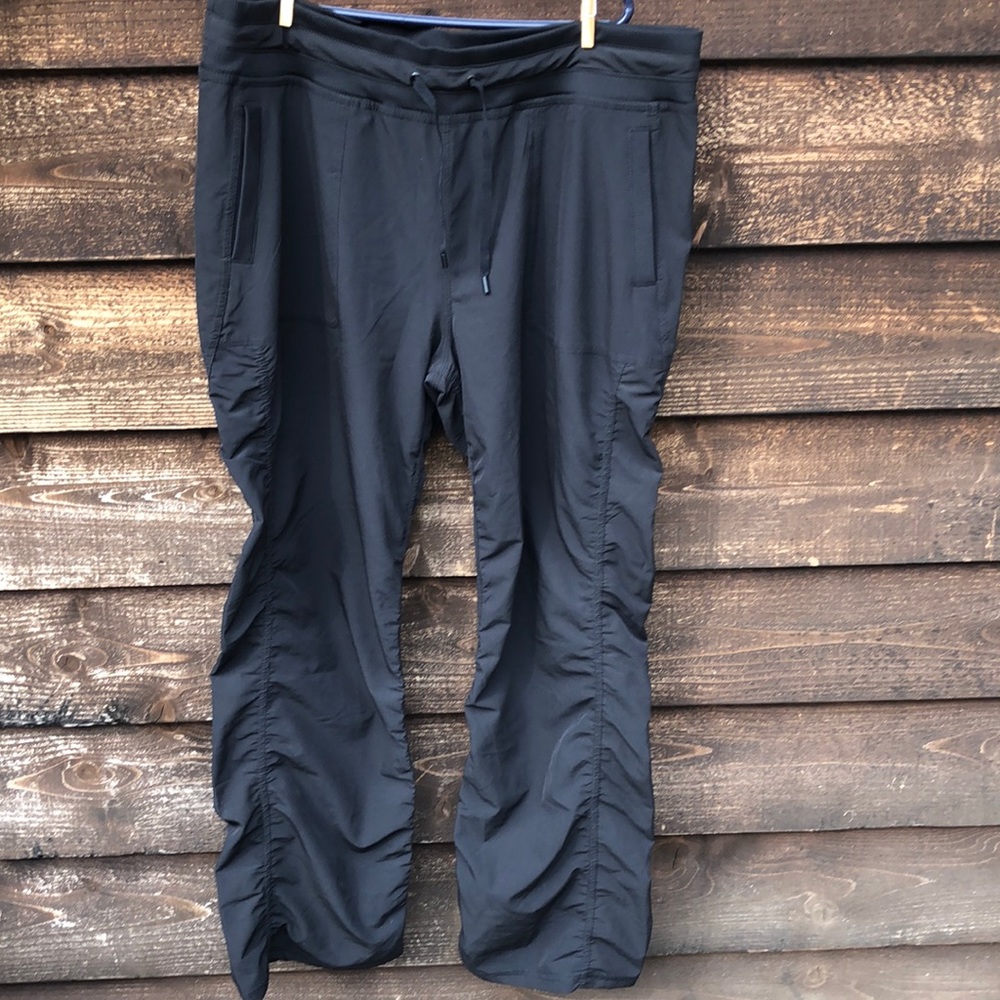 Kirkland Signature woven pant
